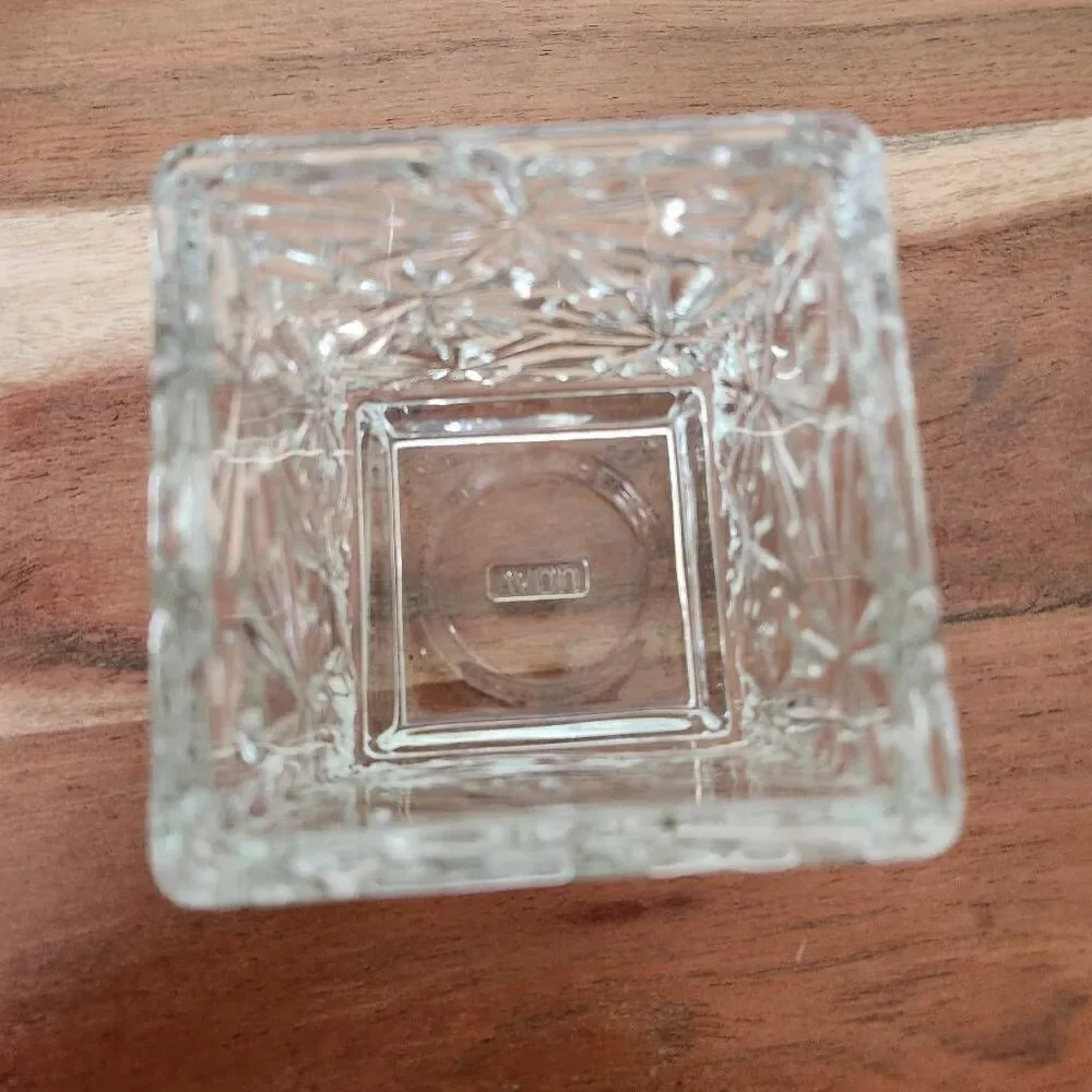 Avon thick clear etched floral glass geometric square shaped container vase
